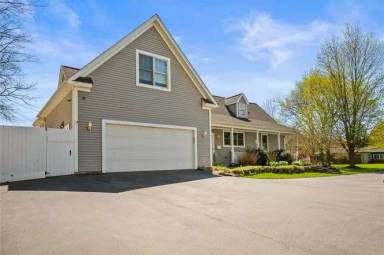 Main picture of 690 Hillside Ave