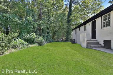 Main picture of 863 Fairburn Rd NW