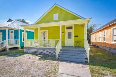 Main picture of 1946 Redell St