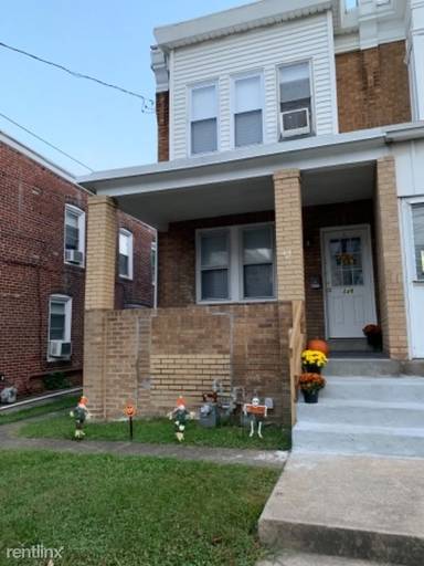 Main picture of 346 E Broadway Ave