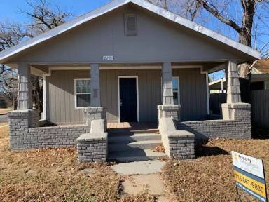 Main picture of 2201 N Shelton Ave