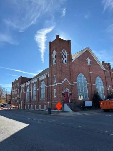 Main picture of 825 Stewart Ave SE