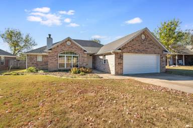 Main picture of 2907 SW 8th St