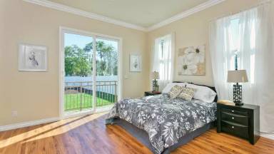 Main picture of 3572 E Green St