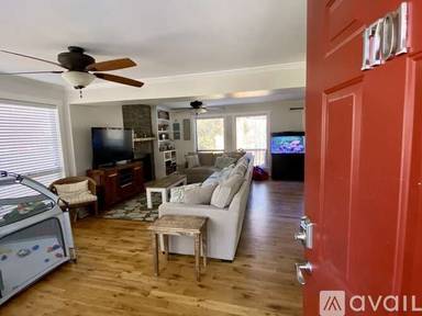 Main picture of 1701 Pine Tree Dr