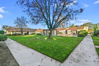 Main picture of 4654 N Chestnut Ave