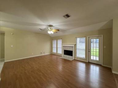Main picture of 304 Ashland Crk