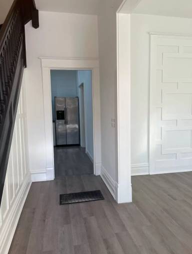 Main picture of 4 N Harrison St