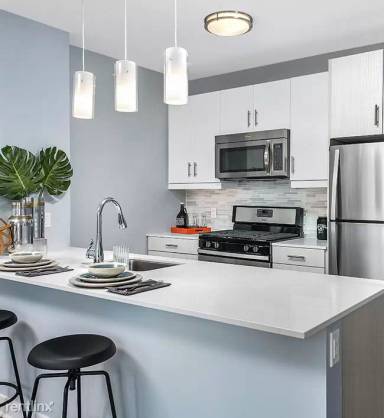 Main picture of 1001 South State