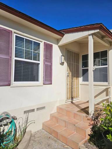 Main picture of 2042 Chatsworth Blvd