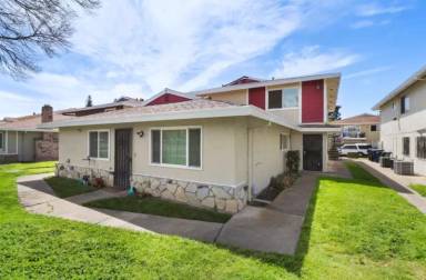 Main picture of 7352 Franklin Blvd