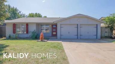 Main picture of 3216 SW 82nd St