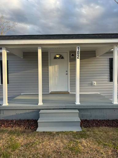 Main picture of 102 N Cox St