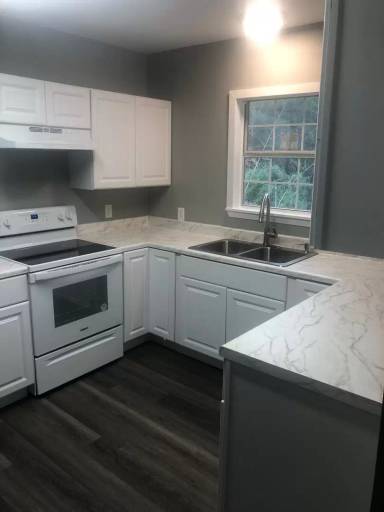 Main picture of 4317 Greenwood Blvd