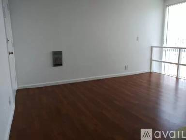 Main picture of 408 S Venice Blvd