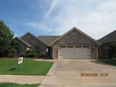 Main picture of 3706 NE Fieldcrest