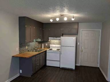 Main picture of 1220 8th St NE