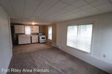 Main picture of 1228 N Eisenhower Dr