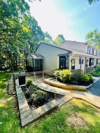 Main picture of 304 Gooseneck Ct