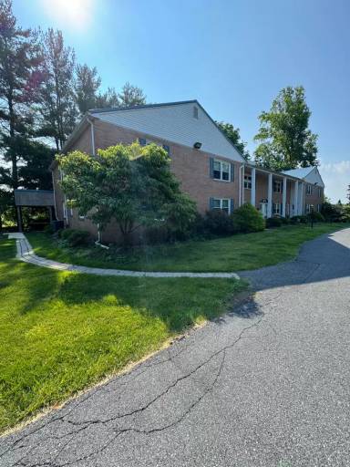 Main picture of 2066 Chester Rd
