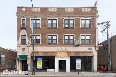 Main picture of 818 W Diversey Pkwy