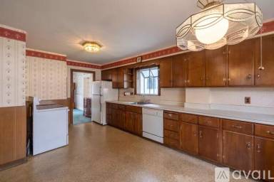 Main picture of 8140 S Artesian Ave
