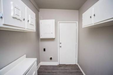 Main picture of 4601 Elgin Ave