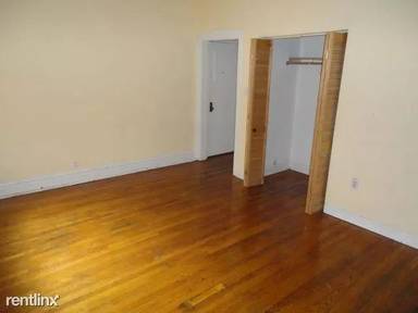 Main picture of 2884-2888 N Clark St Apartments