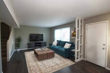 Main picture of 631 Riverwood Ct