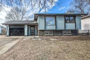 Main picture of 6336 N 68th St