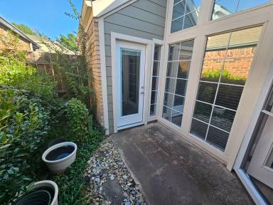 Main picture of 18163 Whispering Gables Ln