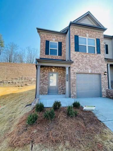 Main picture of 265 DuPont Dr