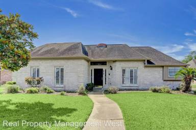 Main picture of 810 Millpond Dr