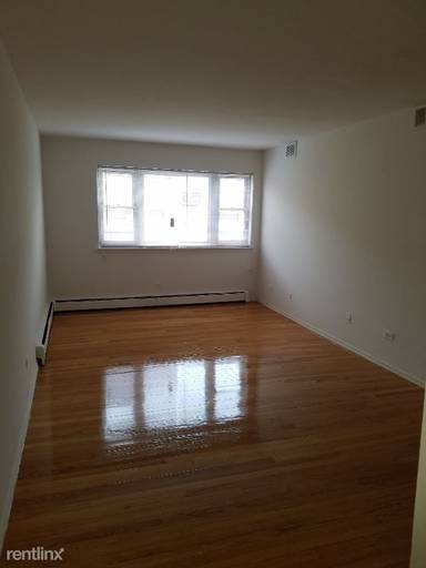 Main picture of 6830 N Sheridan Rd Apartments