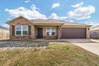 Main picture of 868 NW Evans Cir