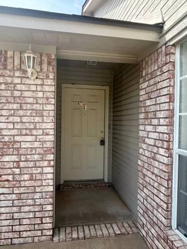 Main picture of 5302 Summit St