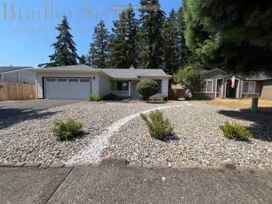 Main picture of 3405 Lynn Ct NE