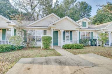 Main picture of 8115 Heirloom Dr