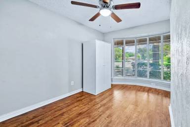 Main picture of 1113 Greenbriar Dr