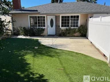 Main picture of 7219 Balcom Ave