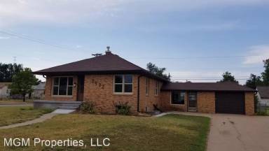 Main picture of 2432 Zarah Dr
