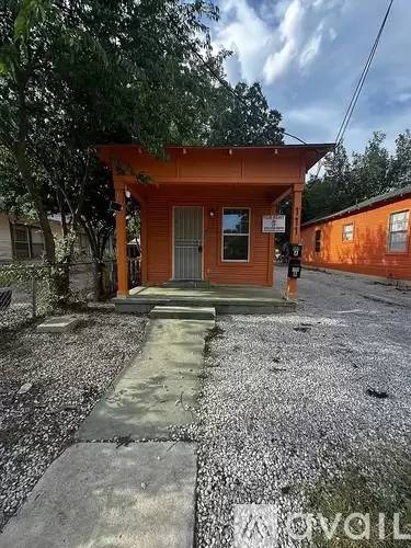 Main picture of 111 Nancy Pl