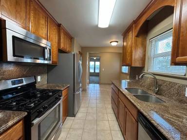 Main picture of 1605 Palm Ave