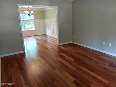 Main picture of 802 Thompson Ridge Dr