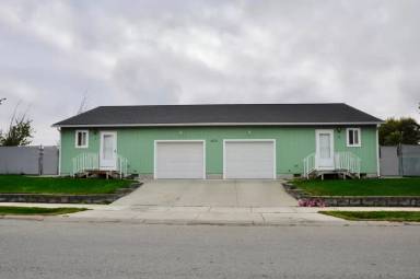 Main picture of 8176 W Boekel Rd