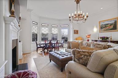 Main picture of 194 Beacon St