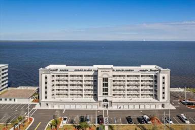 Main picture of 1825 Riverside Dr