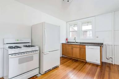 Main picture of 74 Cummings Rd