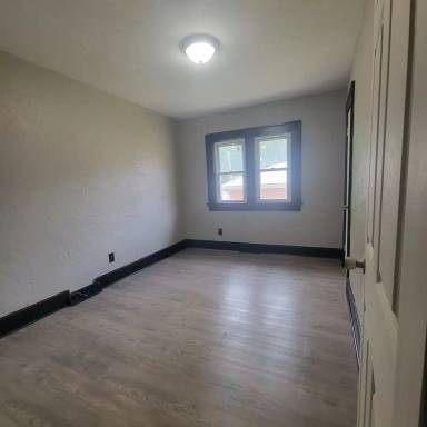 Main picture of 1123 Louise St