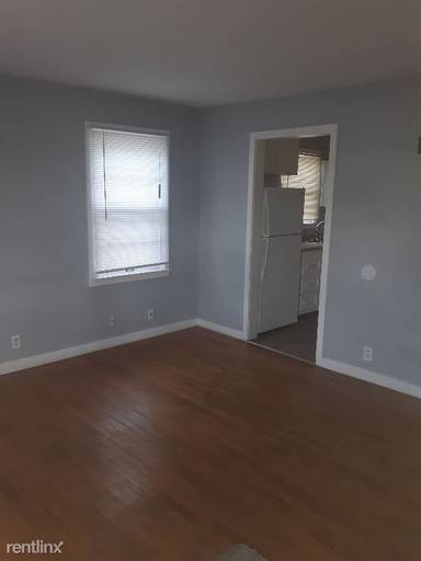 Main picture of 2818 Prast Blvd